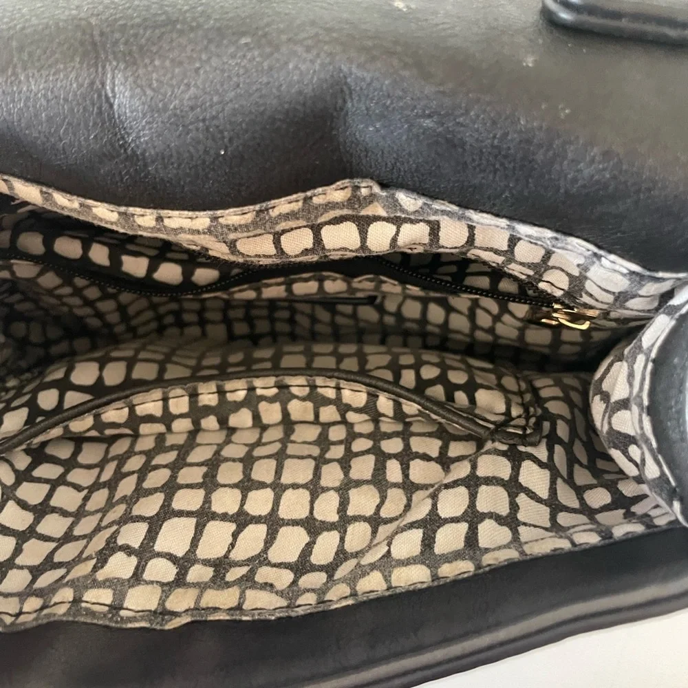 Black Woven Detail Handbag w Crossbody Option - Picture 7 of 7